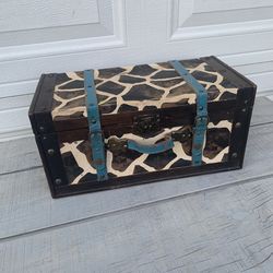 Vintage Giraffe Print Storage Trunk Turquoise Straps Chest 17” Box Home Decor