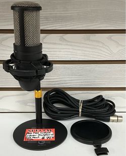 AKG P220 Cardioid Condenser Microphone W/ Shock Mount & Cable