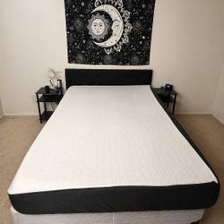 Cool Gel Chill 12 Inch Medium Firm Memory Foam Queen Mattress - LIKE NEW