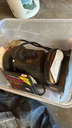 Bench Grinder with Sanding Discs