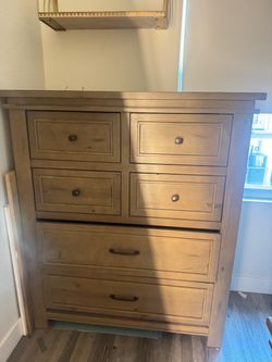 Living Spaces Jaxon Collection tall 6-drawer dresser/chest