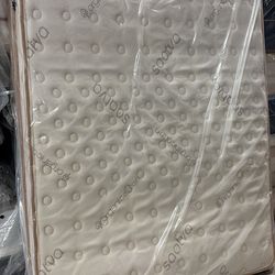 KING MATTRESS SAATVA CLASSIC