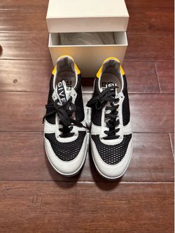 Givenchy low top sneakers
