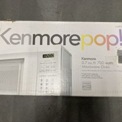 KENMORE .7 Cu. Ft. 700 Watts Microwave Oven  - WHITE - Never Used
