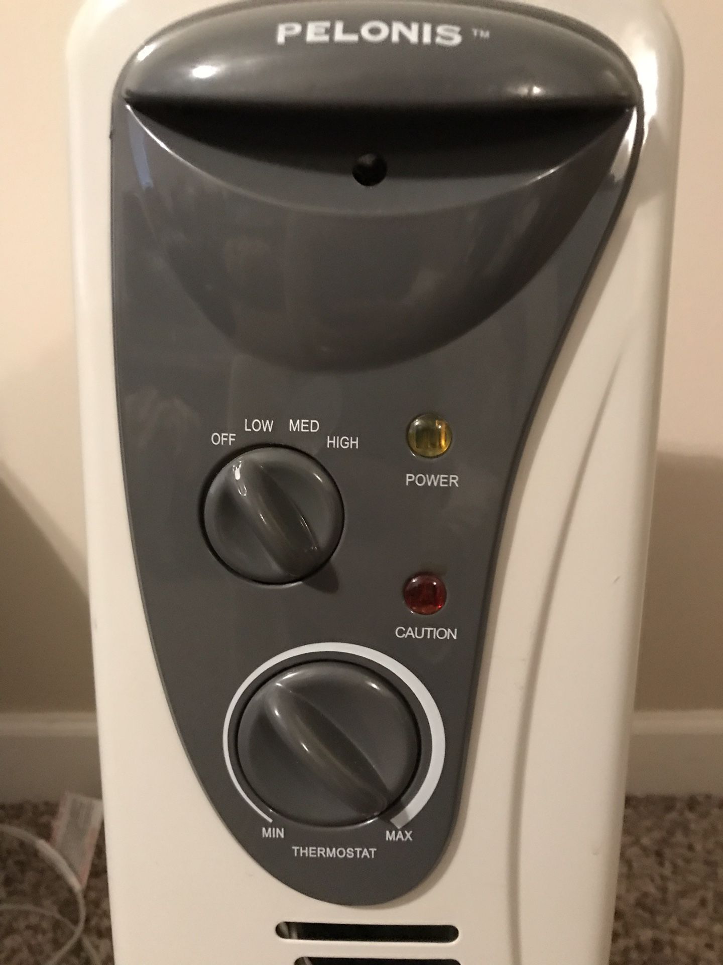 Pelonis HO-0218 Electric Oil-Filled Radiator Heater - White for Sale in Elk  Grove Village, IL - OfferUp
