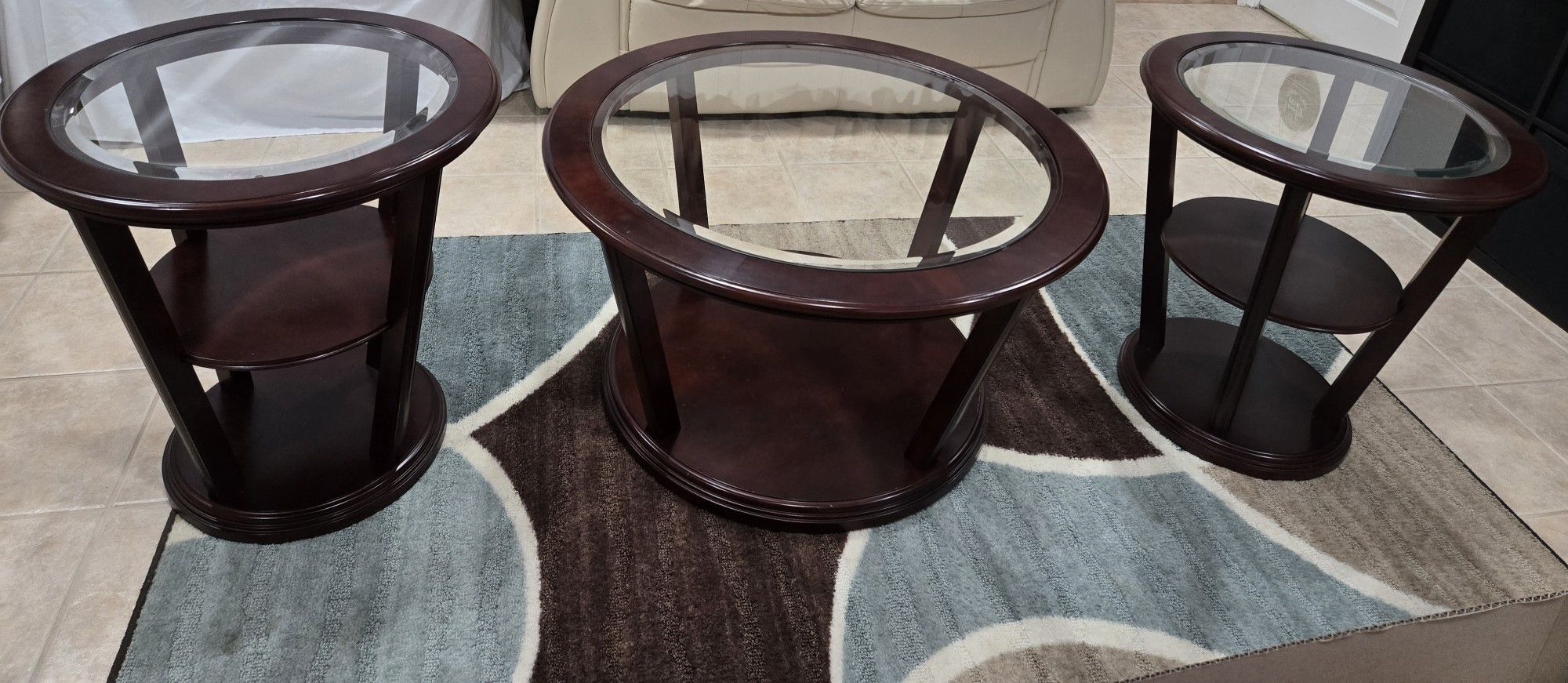 3pc tables - 2 end tables - 1 cocktail. Price is negotiable.