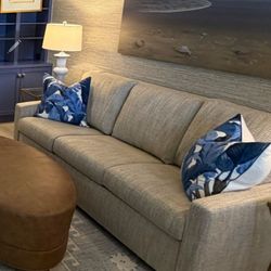 Brand new!Pullout sofa,Americans leather brand