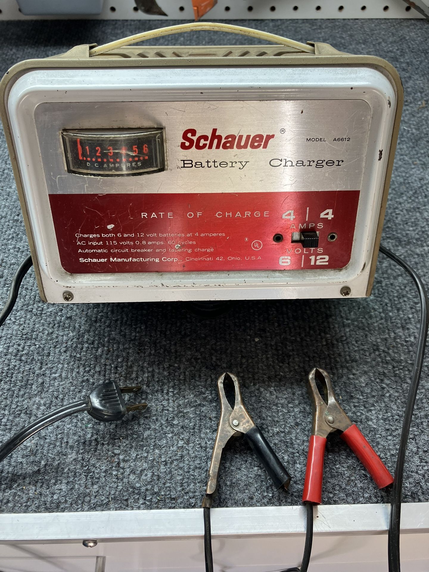 6-12 Volt Battery Charger