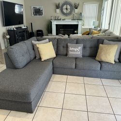 Gorgeous Like New Gray Sectional Couch!!