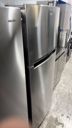Whirlpool Top Freezer refrigerator