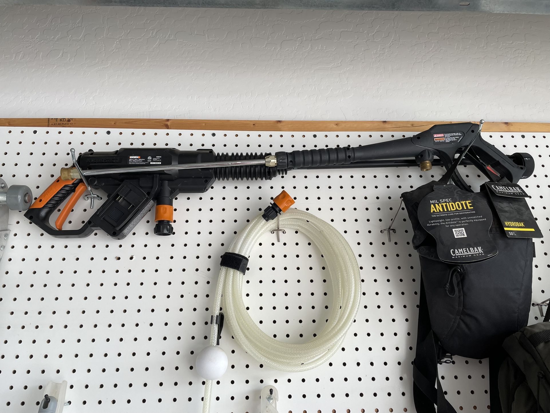 Worx Hydroshot Cordless Pressure Washer