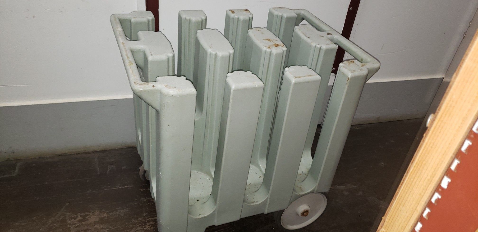 Poker chip plate cart