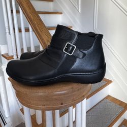 Leather Boots- Clark's