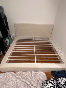 Brand new king size bed out of the box local pick up