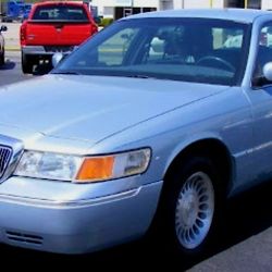 2002 Mercury Grand Marquez 