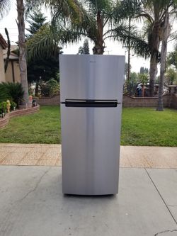 Whirlpool Refrigerator Stainless Steel 18cu Ft 28x29x68👍👌3 MONTHS WARRANTY 