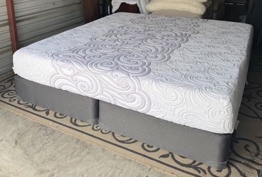 King Size Mattress and Boxspring