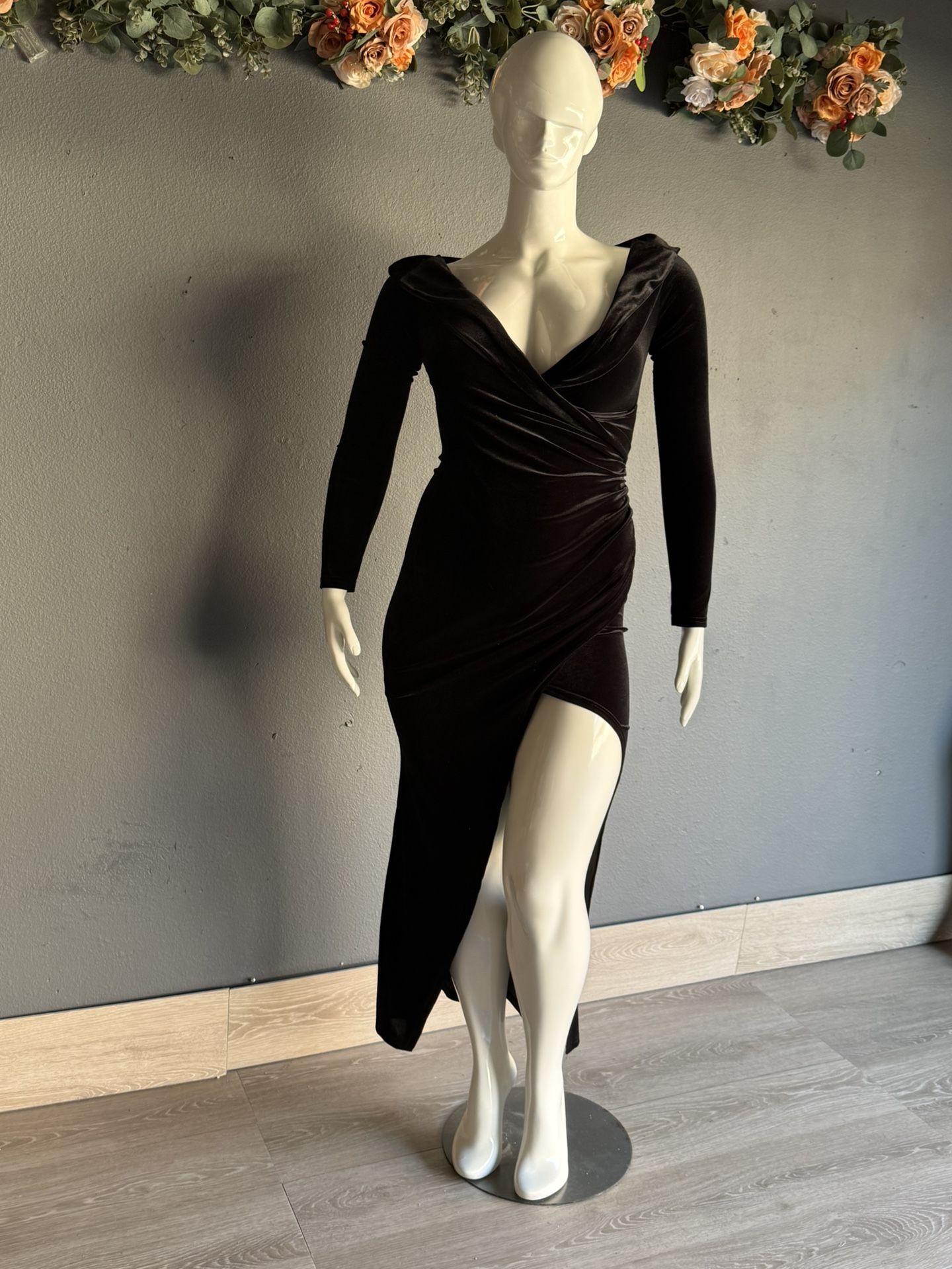 NEW DRESS SIZE LARGE 