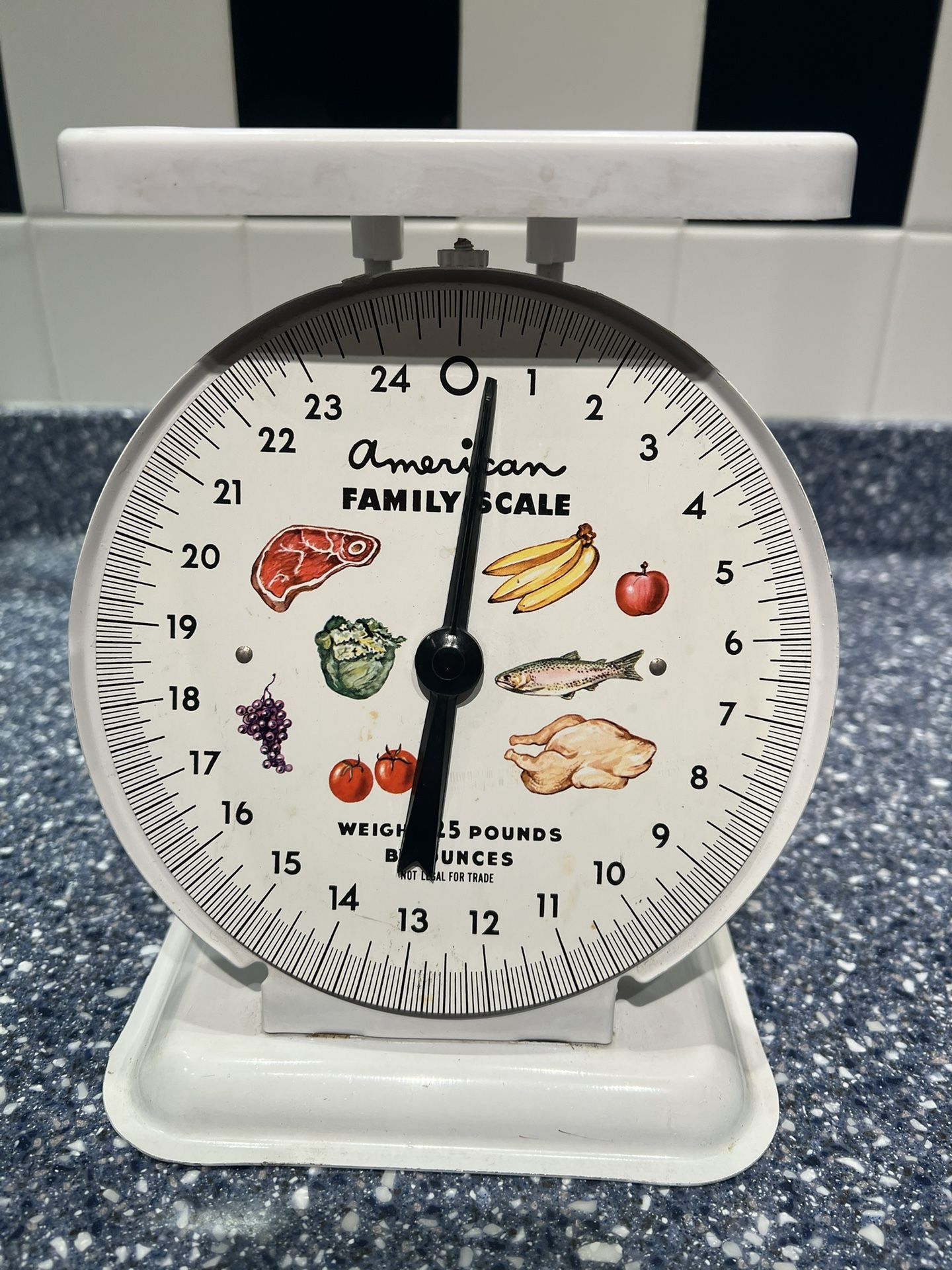 Vintage American Family Scale for food and kitchen decor - weighs up to 25 pounds by ounces