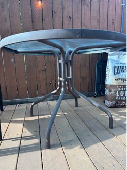 Free patio table