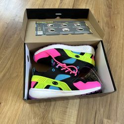 Heelys Wheeled Girls’ Shoes – Size 5Y, New in Box