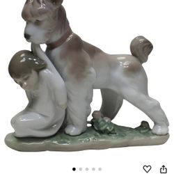 LLADRÓ FIGURINE; “SAFE & SOUND”