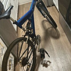 Trek  mountain bike full suspension