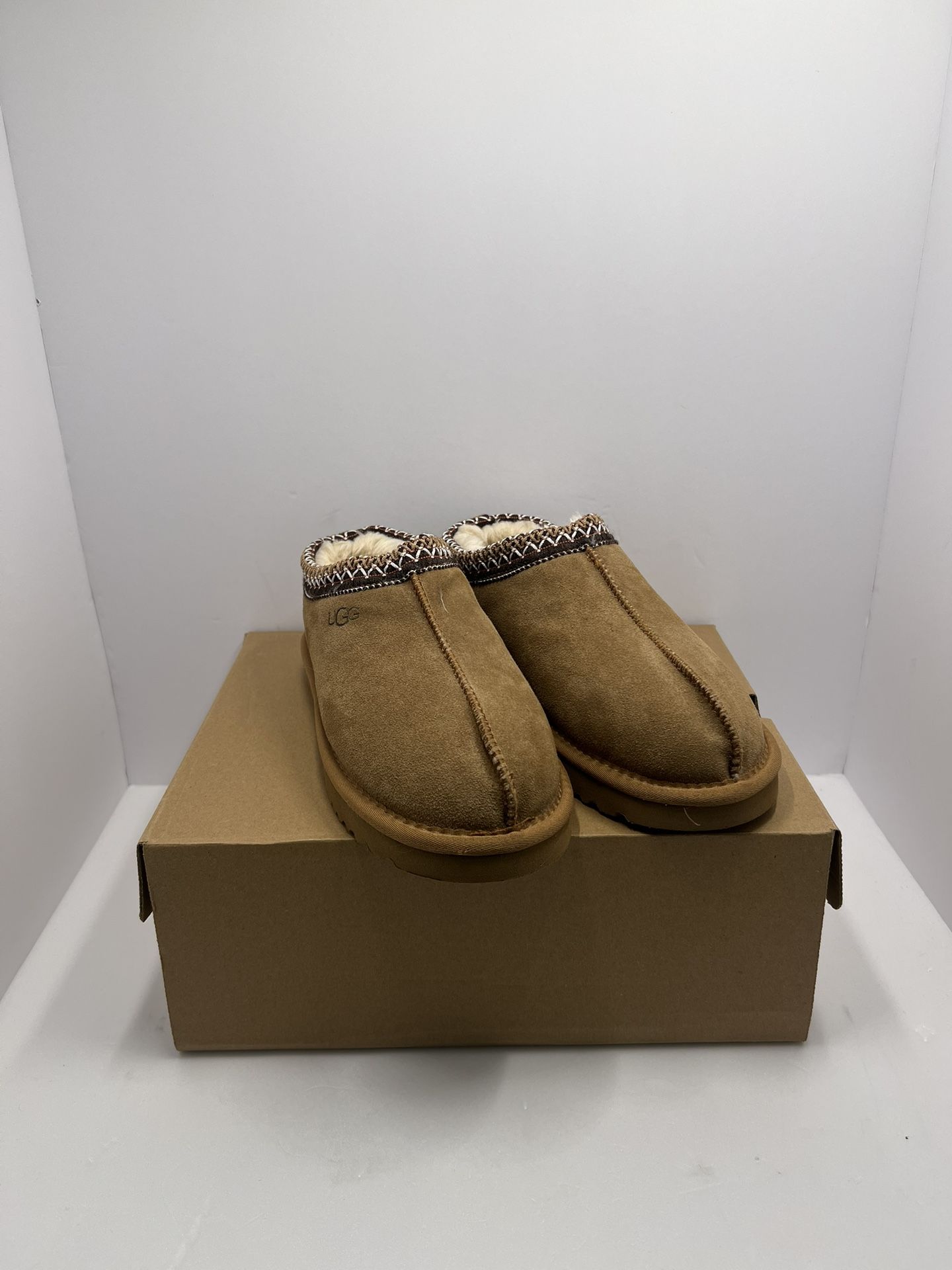 UGG Tasman