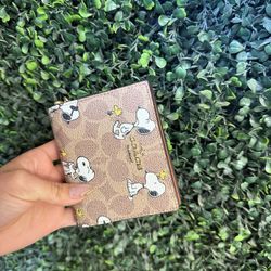Snoopy coach wallet
