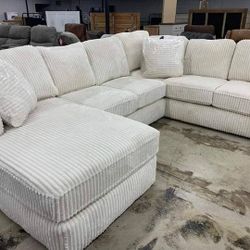 Modern RAF Sectional – Stylish Comfort for Any Space | Sofá Seccional RAF Moderno – Estilo y Comodidad para Cualquier Espacio
