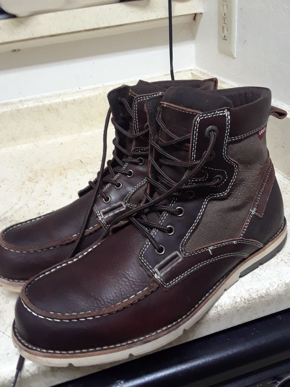 SIZE 13 LEVIE'S MEN'S BOOTS. BARELY USED. SUPER CLEAN