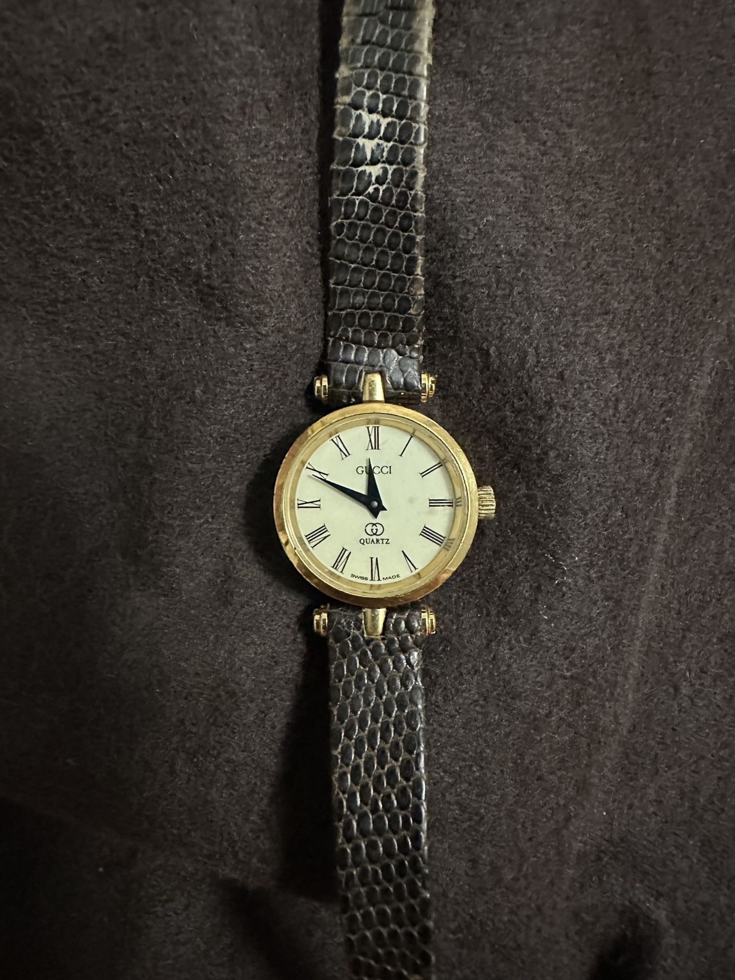 Gucci Ladies Black Dial Swiss Quartz Watch. Vintage 