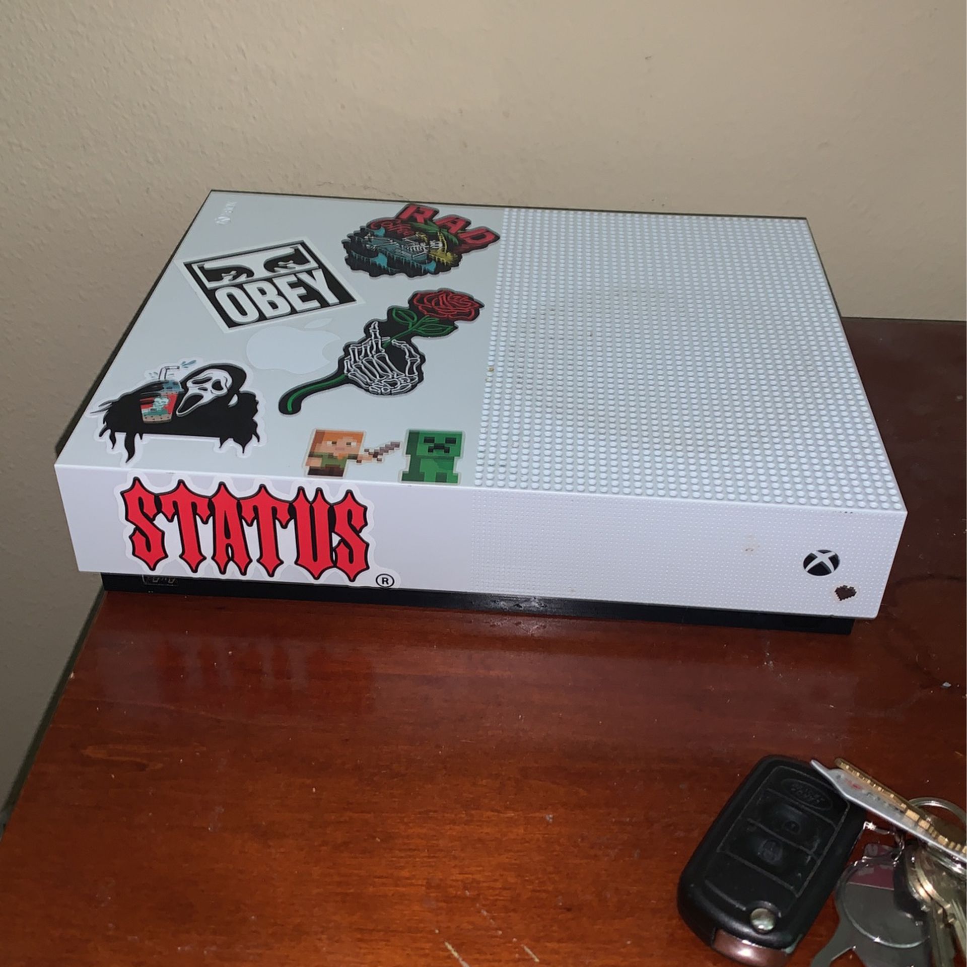 Xbox One S (NOT WORKING)