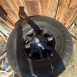 Ford 6 Lug Rims 18” 37” Nitto Tires