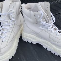 NEW! Women's Jeffrey Campbell White Boots Size 6