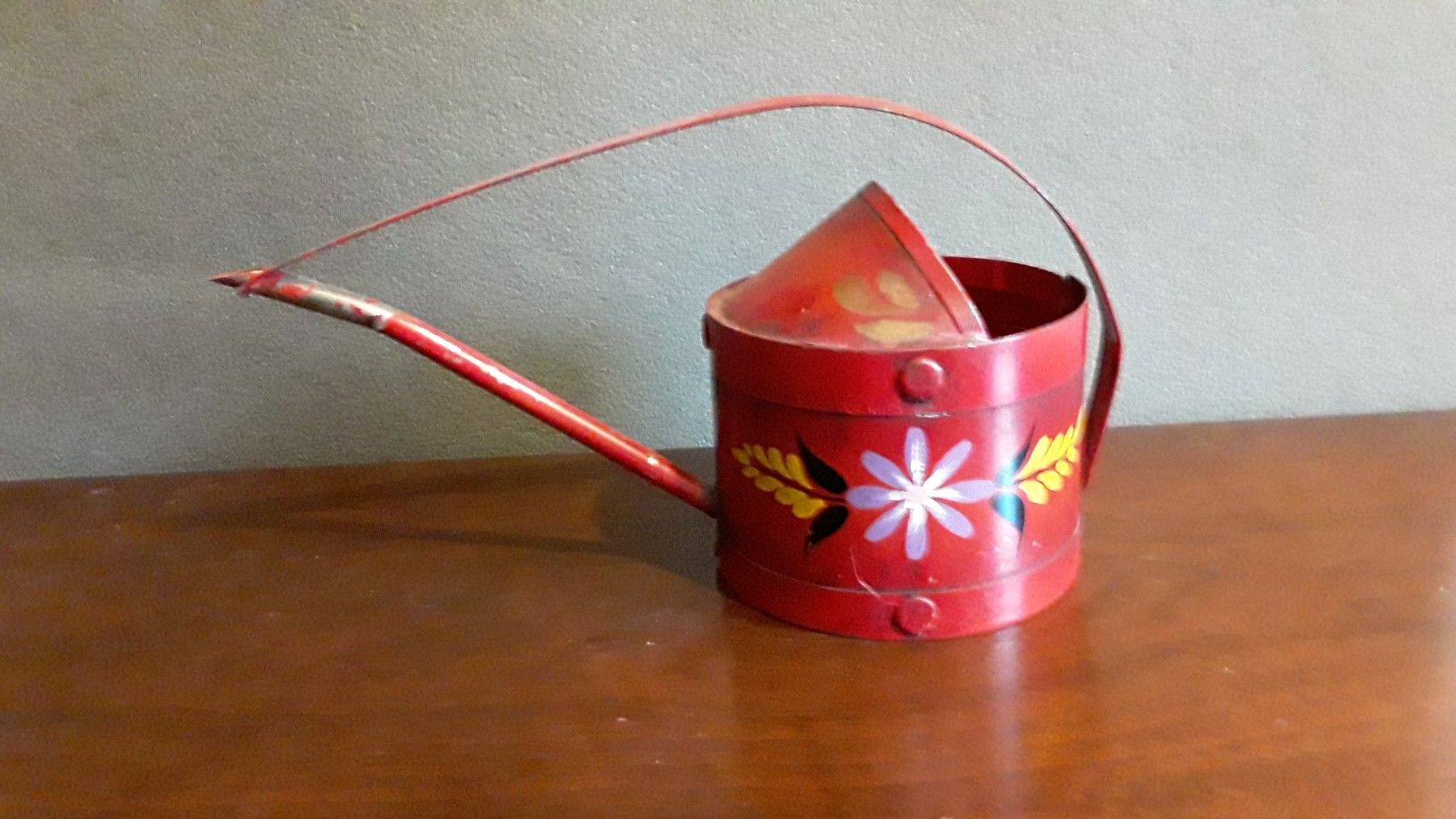 Painted tin