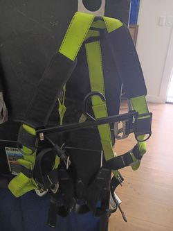 MSA V-FORM Safety Harness -