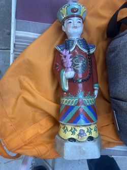 15 Inch Tall Vintage Handmade Chineses Porcelain Emperor Figurine 