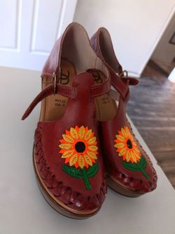 Sun flower heels