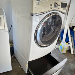 Gas dryer With Pedestal
