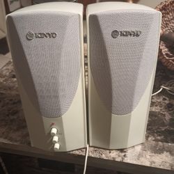 A Pair Of Kinyo 2.1 Amplified Speaker System Model SW-7352