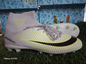 Soccer cleats us size 9.5