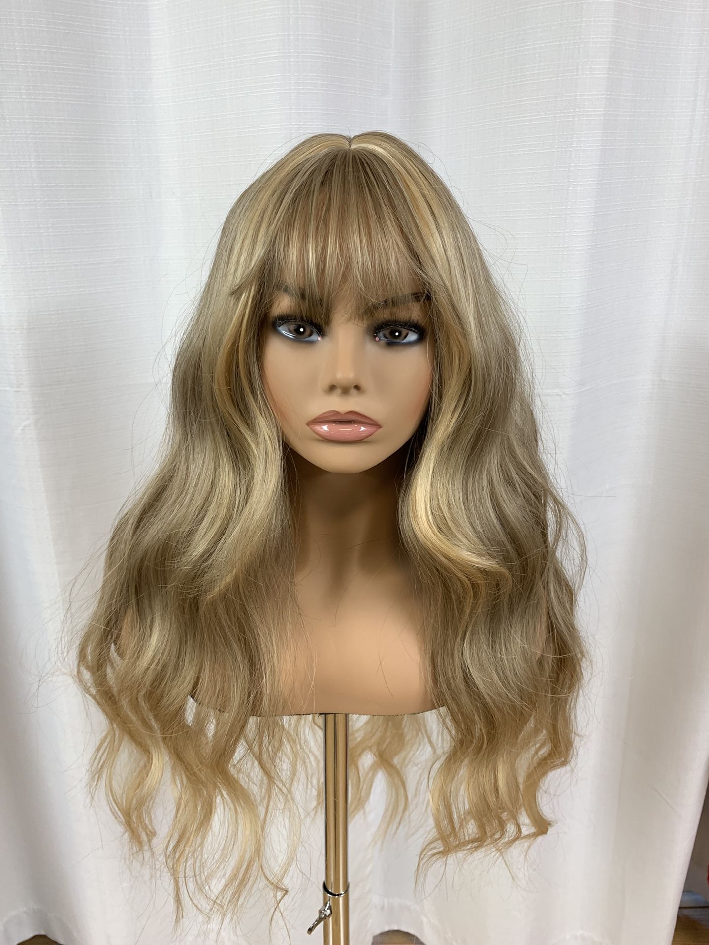 27 Inch Elegant Long Medium Wavy Blonde Wig With Blonde Highlights And Bang