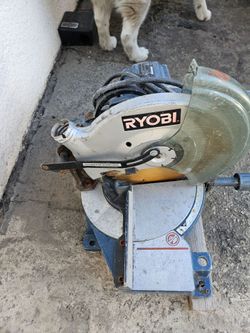 Ryobi 10-inch Compound Miter Saw