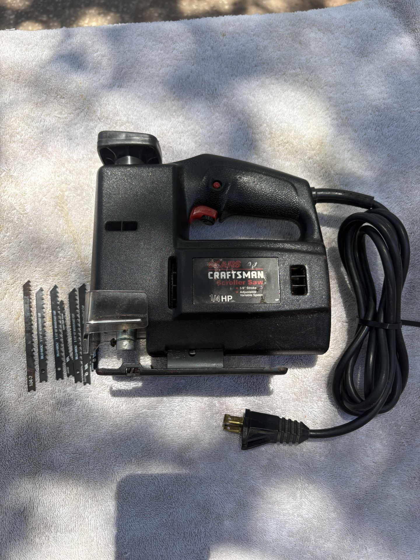 Craftsman Jigsaw/Scroller-322175-70- Like New, Variable Speed, Assorted Blades, 8’ Cord