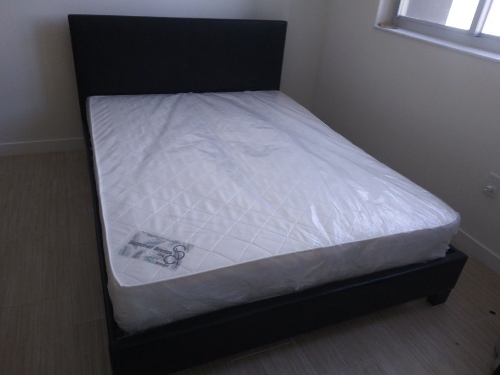 299 Full Bed W/Matt & boxspring. Brand new