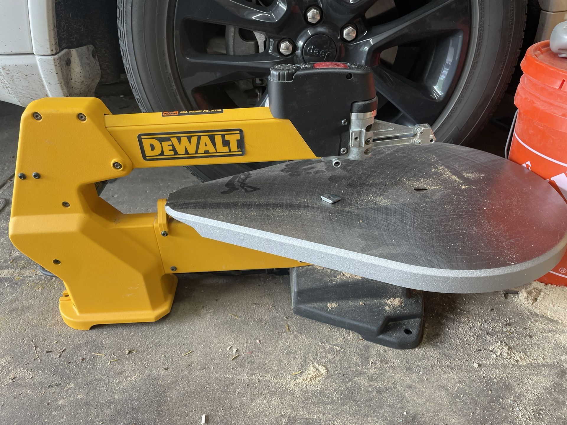 3 Dewalt Scroll Saws DW788