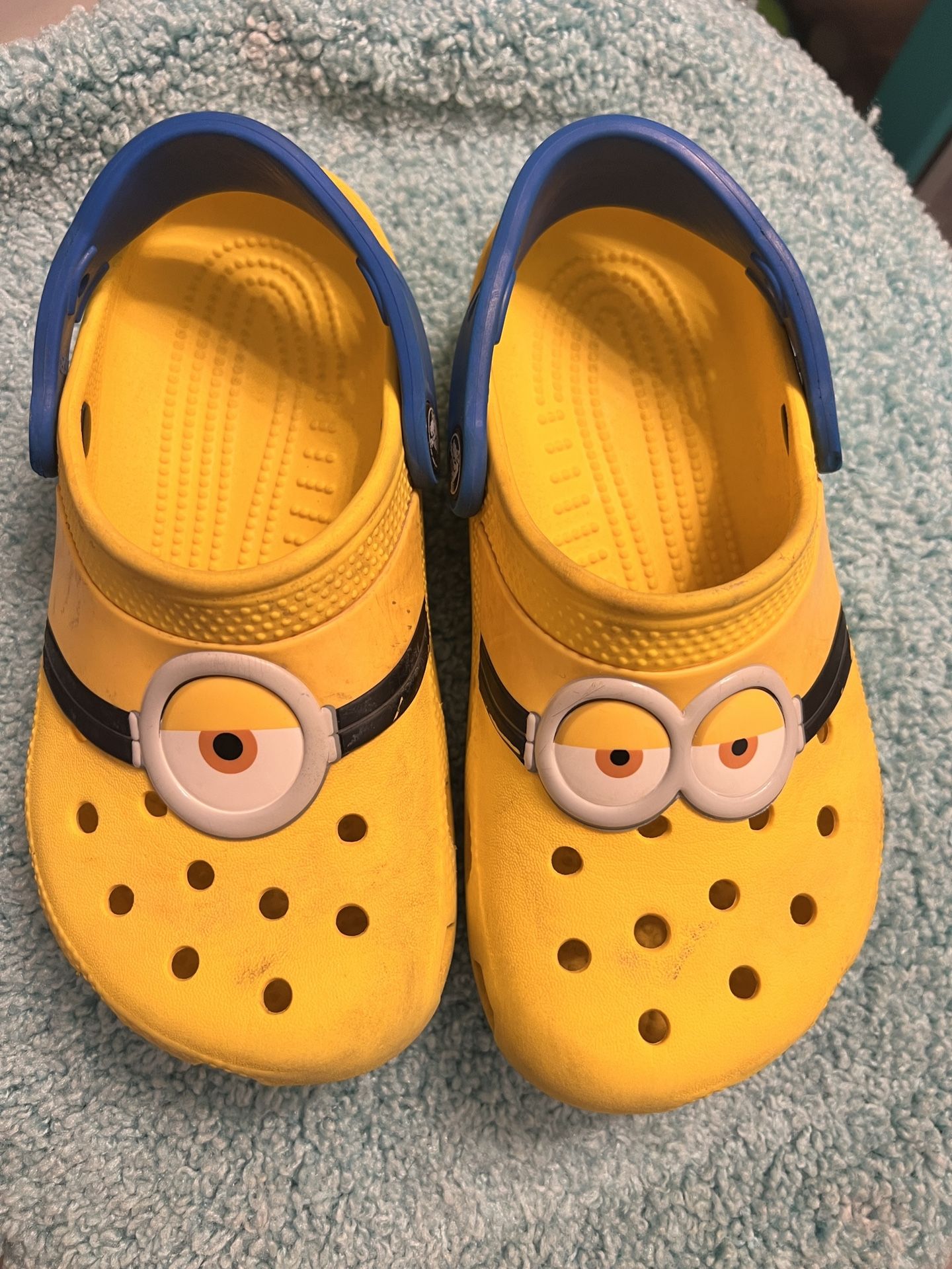 Unisex Minions Kids Crocs Size 1