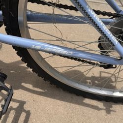 Women's Bicycle hardly used once for sake 
