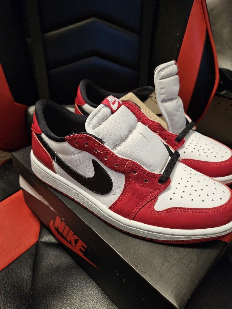 CHICAGO JORDAN 1 LOW